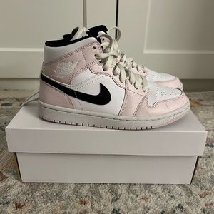Women’s slightly used Barely Rose Jordan 1’s